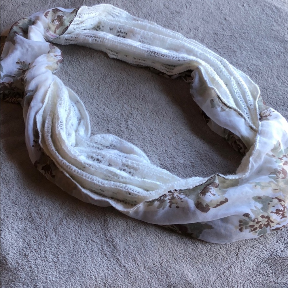 Scarf - Picture 3 of 5